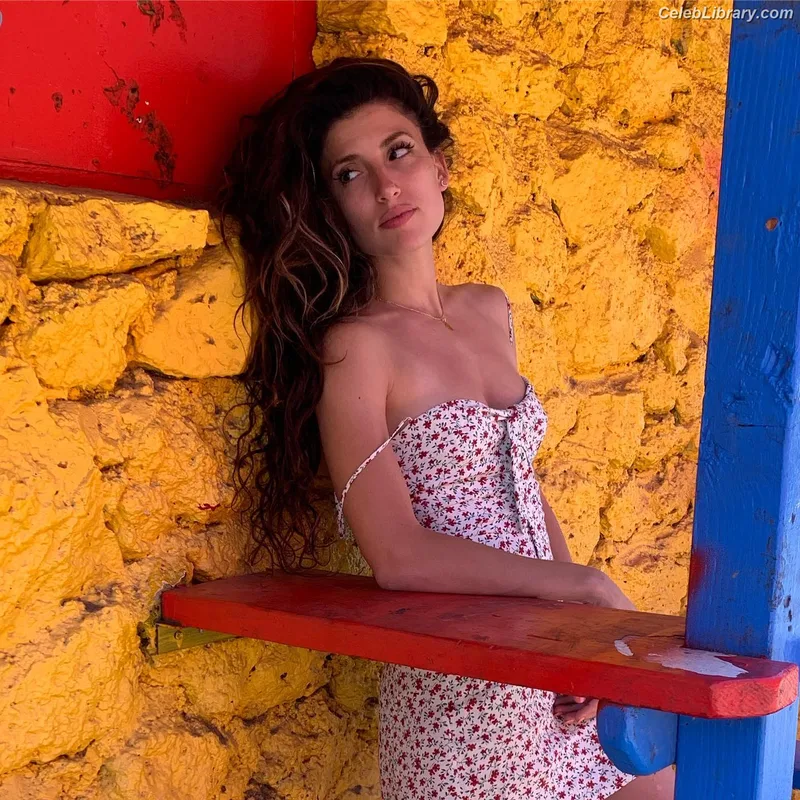 Tania Raymonde photo 24 of 93