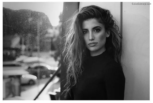 Tania Raymonde photo 20 of 93