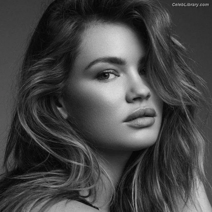 Tara Lynn photo 9 of 101