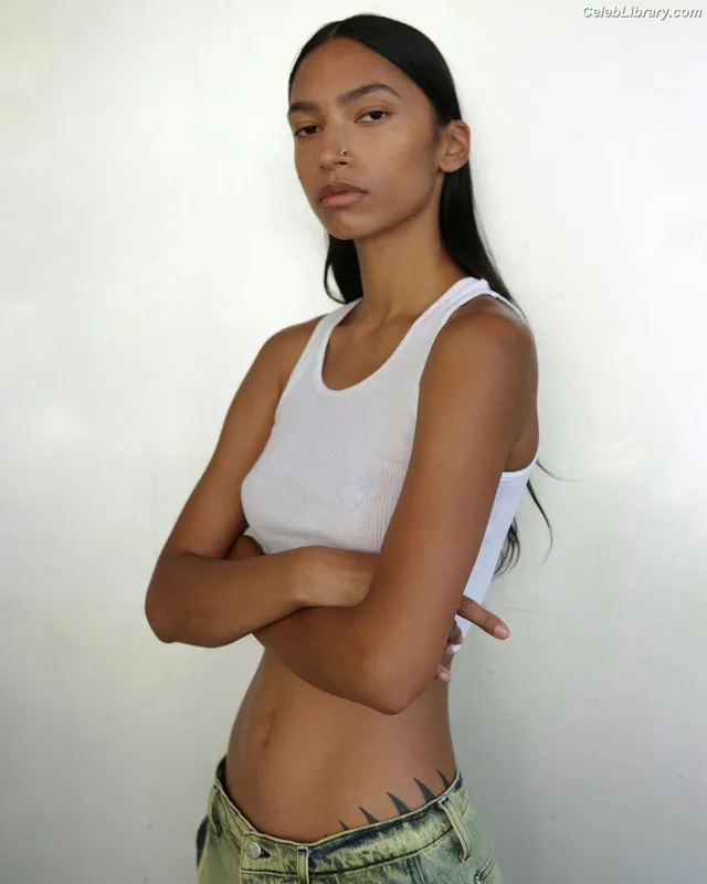 Tara Raani photo 3 of 11