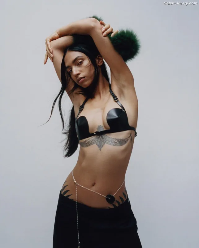 Tara Raani photo 8 of 11
