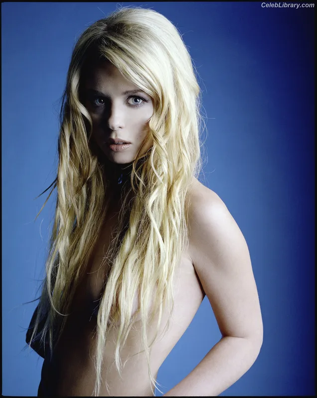 Tara Reid photo 5 of 216