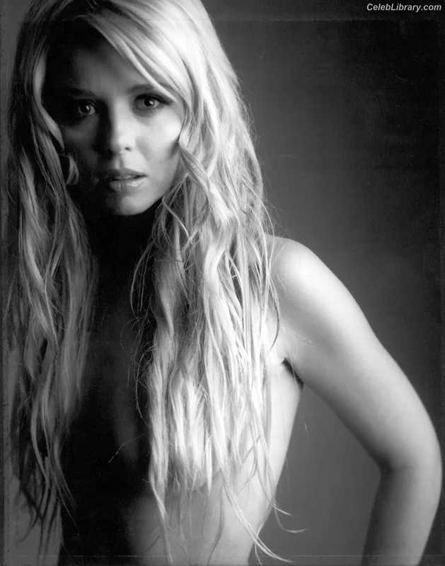 Tara Reid photo 9 of 216