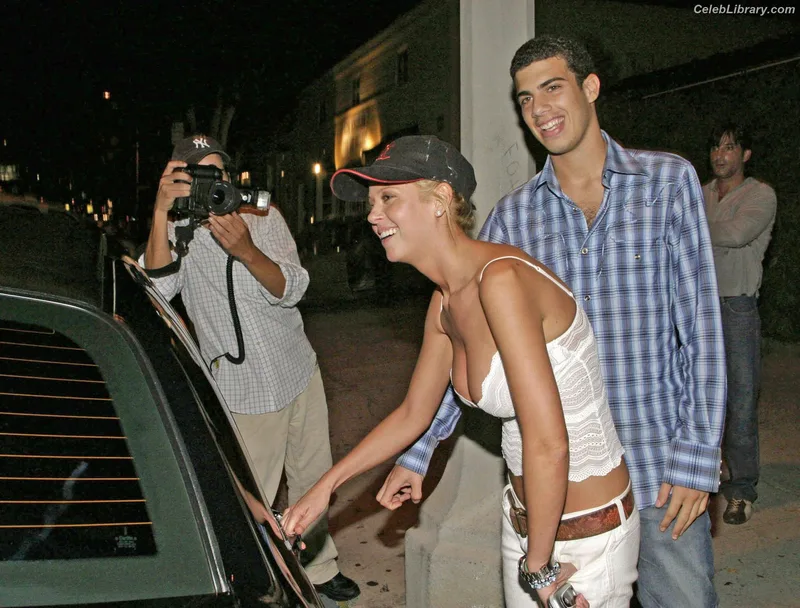 Tara Reid photo 5 of 216