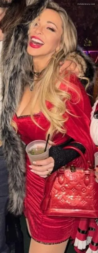 Tara Strong photo 12 of 191