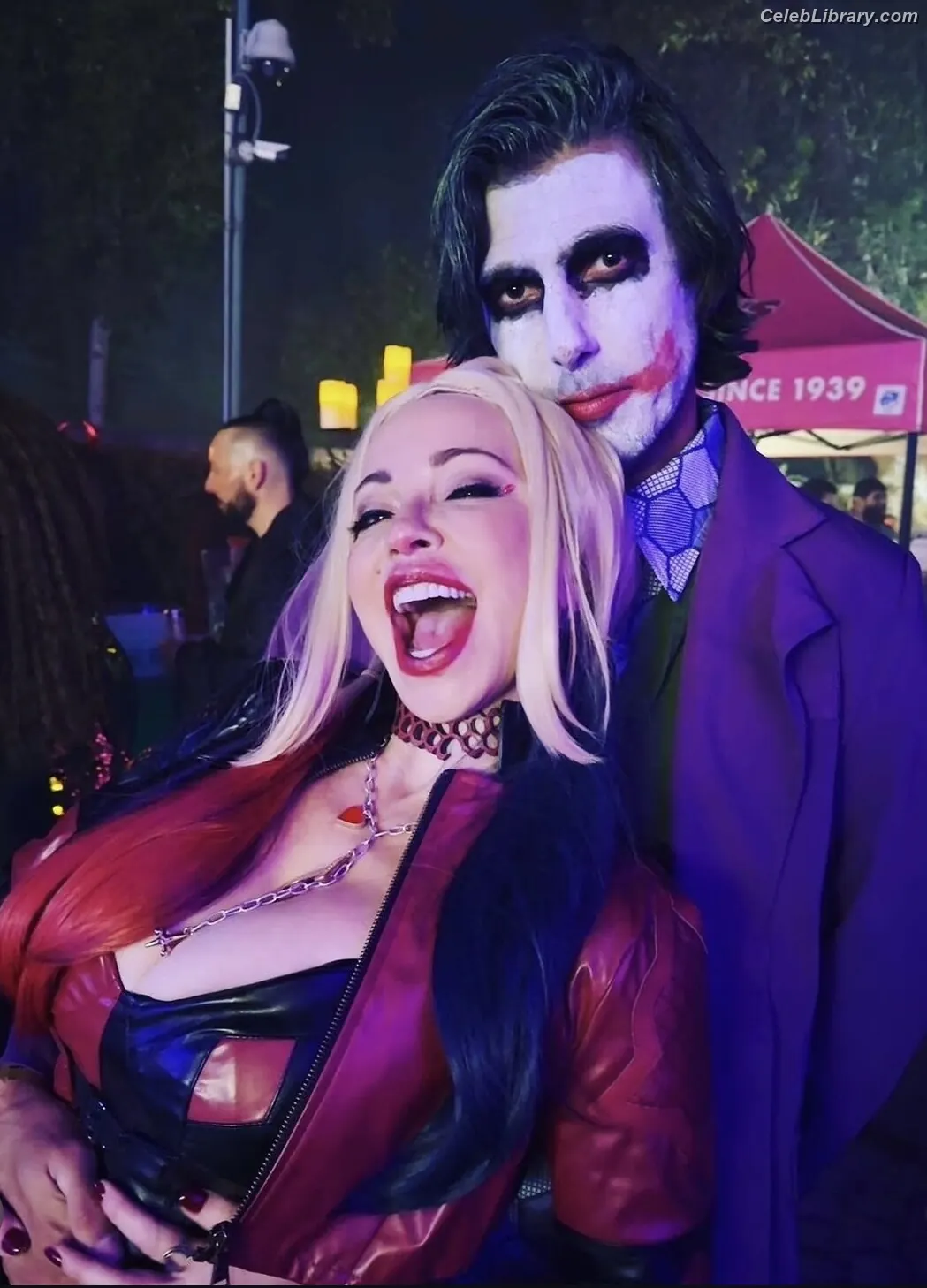 Tara Strong photo 4 of 191