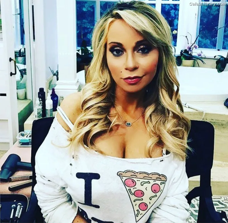 Tara Strong photo 3 of 182