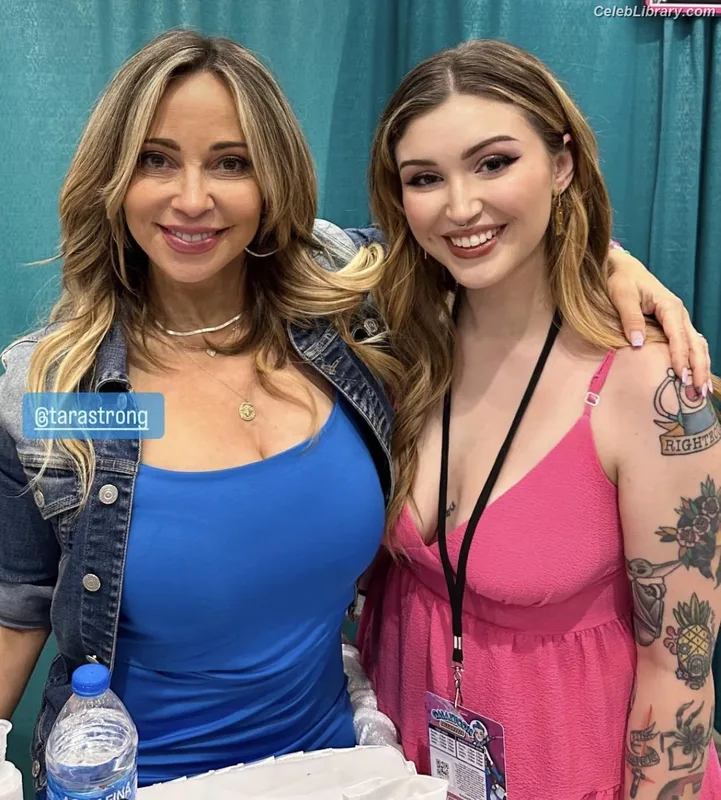 Tara Strong photo 11 of 182