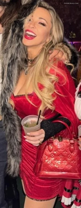 Tara Strong photo 12 of 182