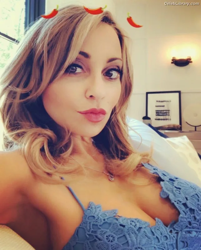 Tara Strong photo 15 of 182