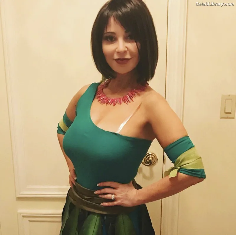 Tara Strong photo 23 of 182