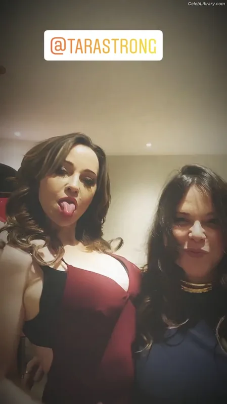 Tara Strong photo 24 of 182