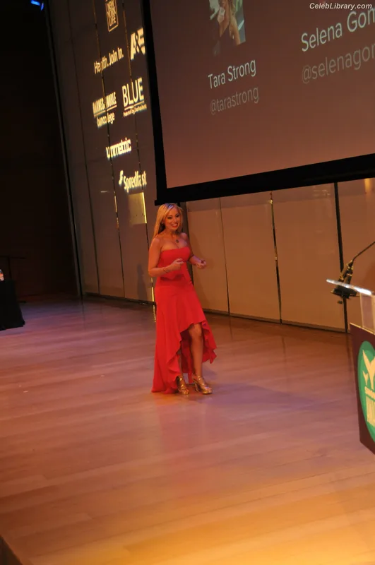 Tara Strong photo 20 of 182