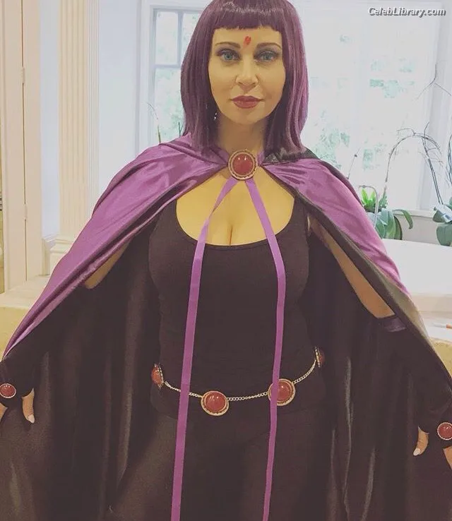 Tara Strong photo 8 of 182