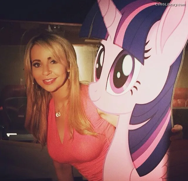 Tara Strong photo 15 of 182