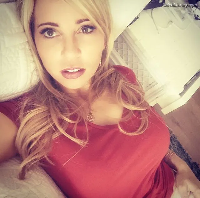 Tara Strong photo 18 of 182
