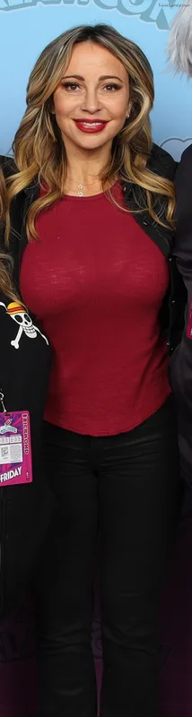 Tara Strong photo 3 of 182