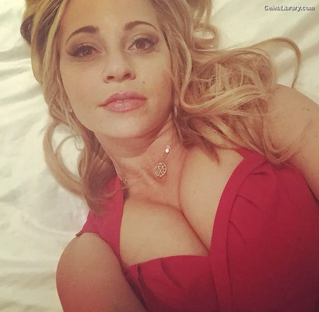 Tara Strong photo 6 of 182