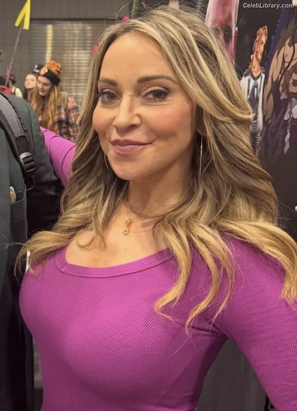 Tara Strong photo 12 of 182