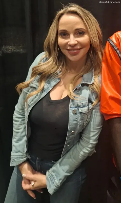 Tara Strong photo 15 of 182