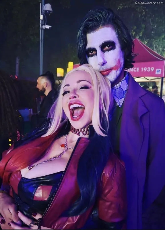 Tara Strong photo 24 of 182