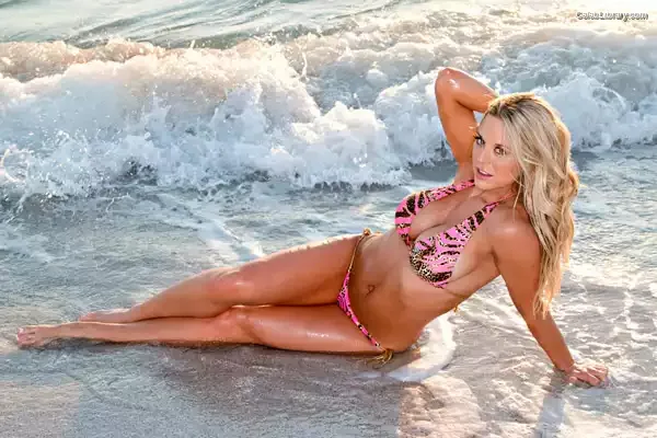 Taryn Terrell photo 2 of 501