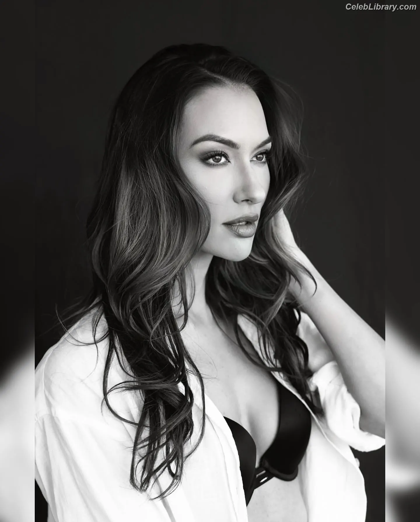 Tasya Teles photo 17 of 35
