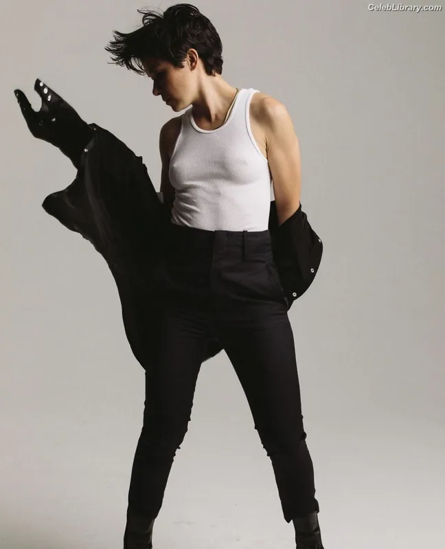 Tatiana Maslany photo 9 of 59
