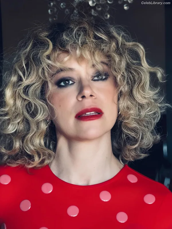 Tatiana Maslany photo 6 of 59