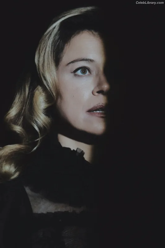 Tatiana Maslany photo 22 of 59