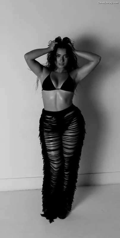 Tatiana McQuay photo 7 of 206