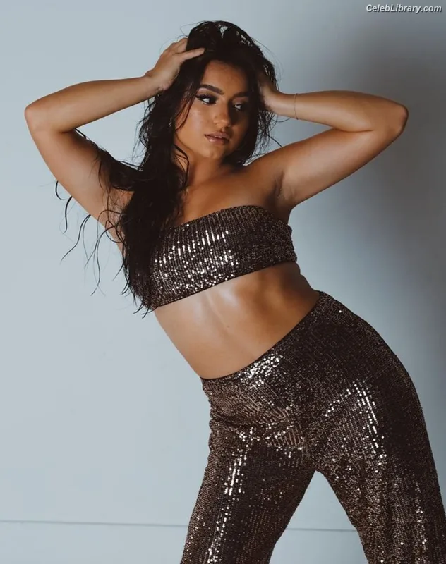 Tatiana McQuay photo 8 of 206