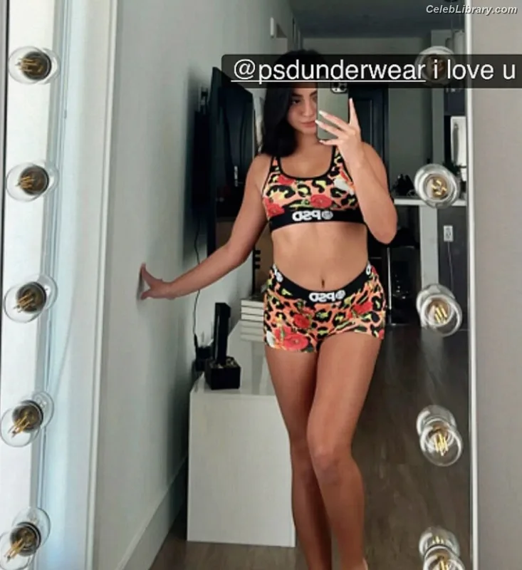 Tatiana McQuay photo 1 of 206