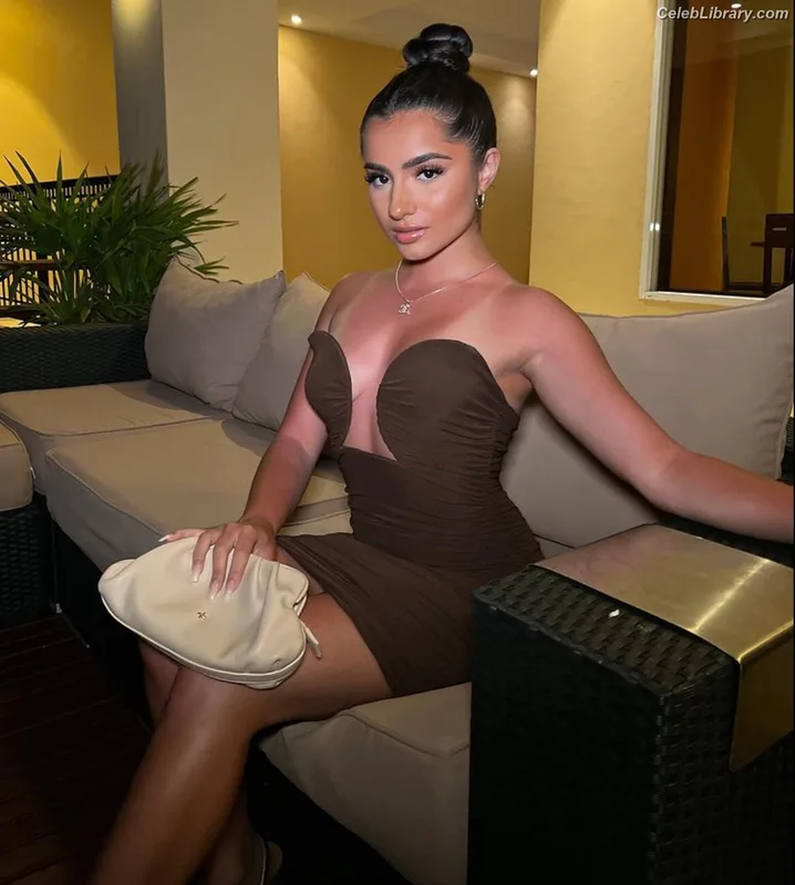 Tatiana McQuay photo 22 of 206