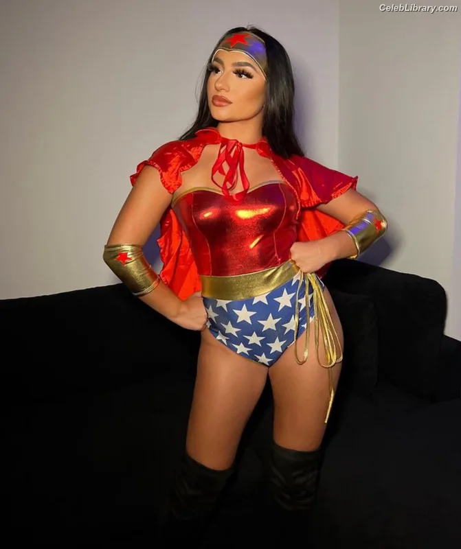 Tatiana McQuay photo 13 of 206