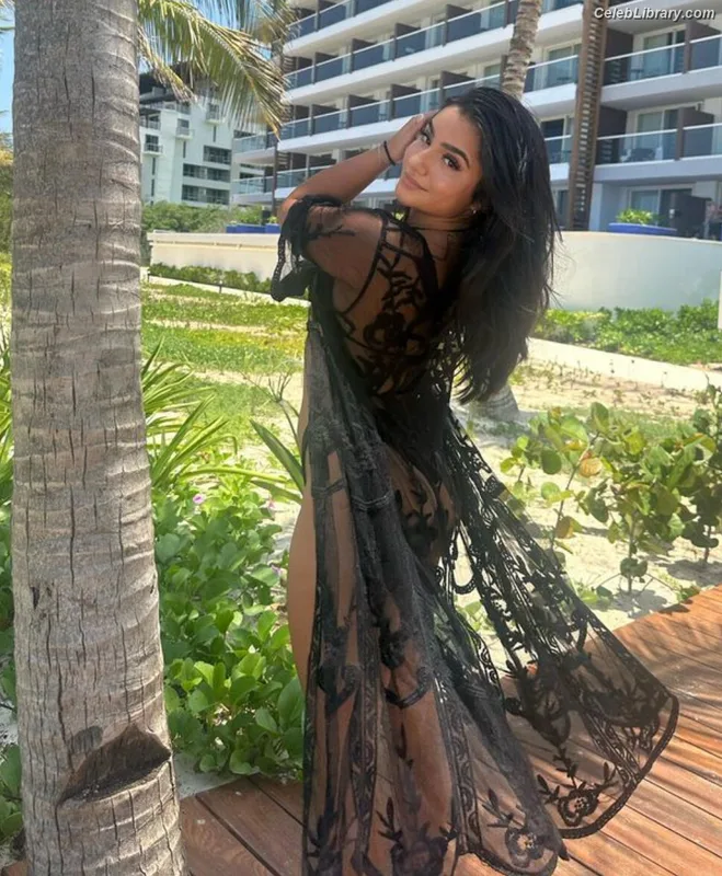 Tatiana McQuay photo 8 of 206
