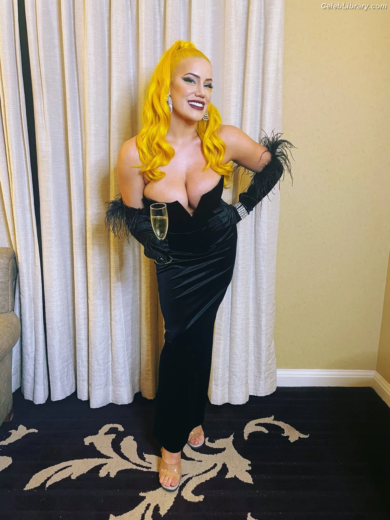 Taya Valkyrie photo 8 of 344