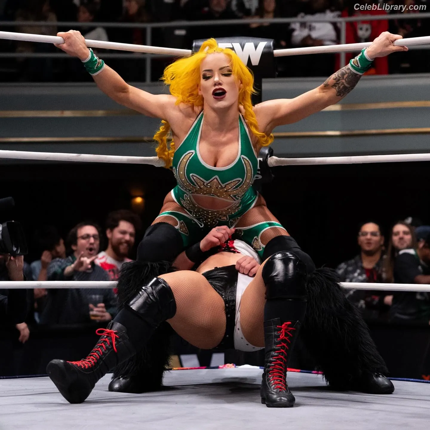 Taya Valkyrie photo 6 of 344
