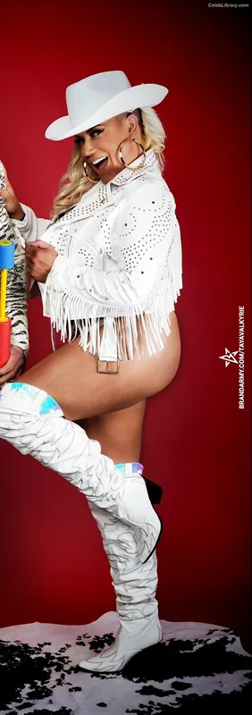 Taya Valkyrie photo 3 of 345