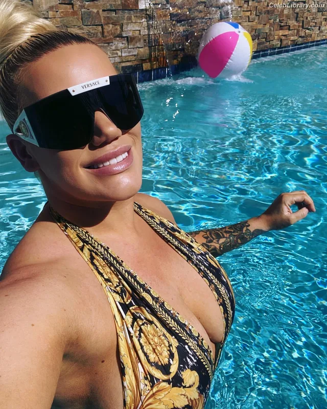 Taya Valkyrie photo 6 of 345