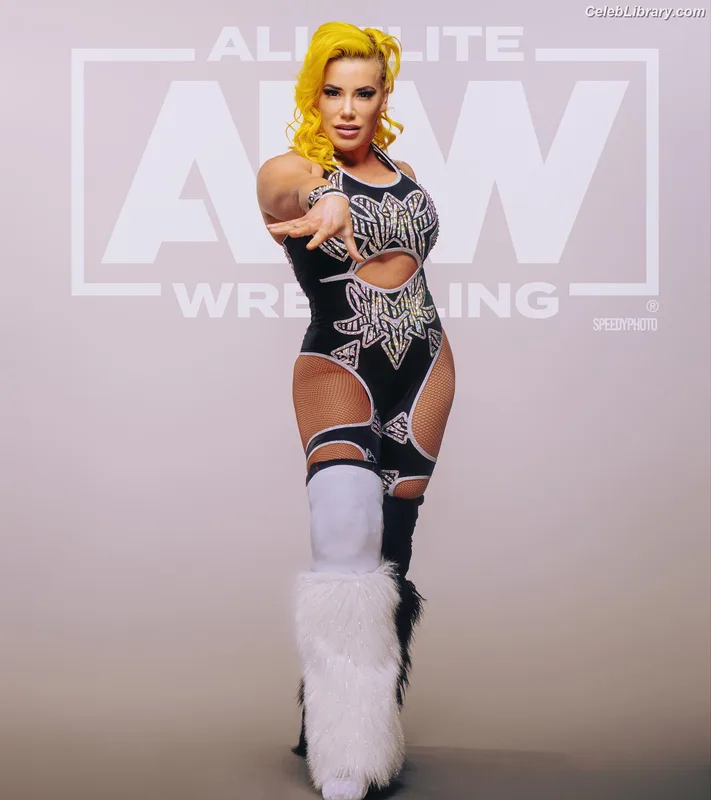 Taya Valkyrie photo 10 of 345