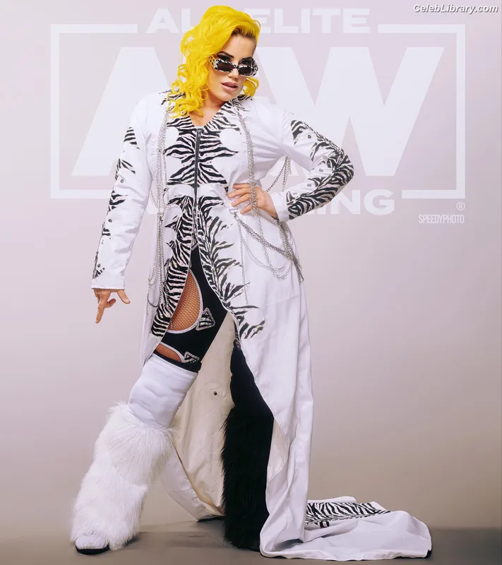 Taya Valkyrie photo 11 of 345