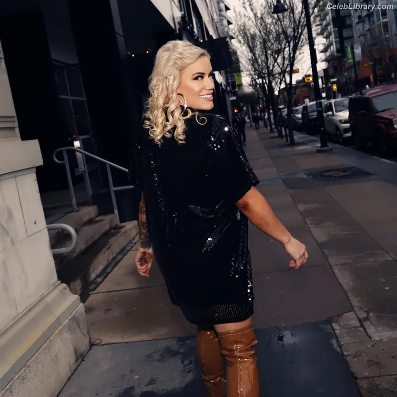 Taya Valkyrie photo 18 of 345