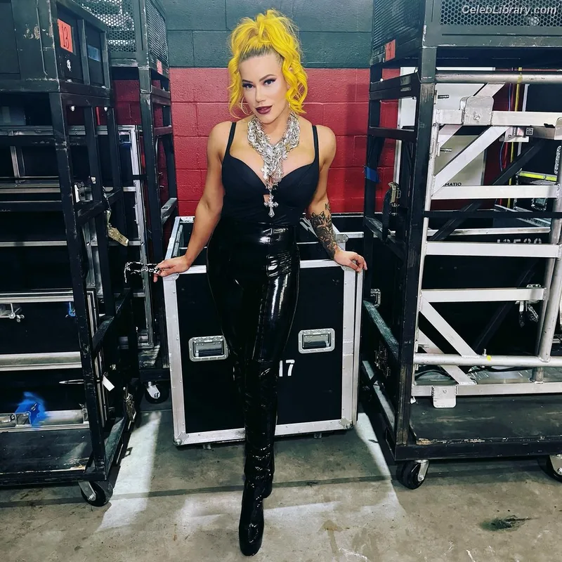 Taya Valkyrie photo 2 of 345