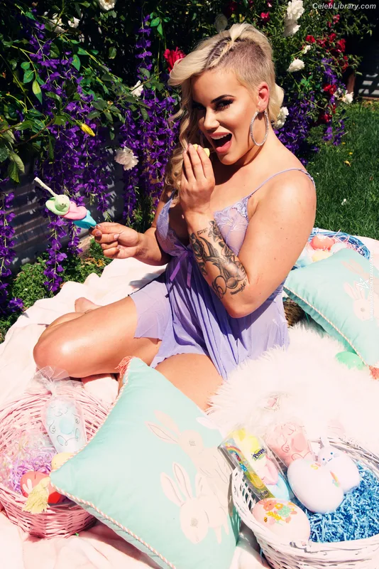 Taya Valkyrie photo 12 of 345
