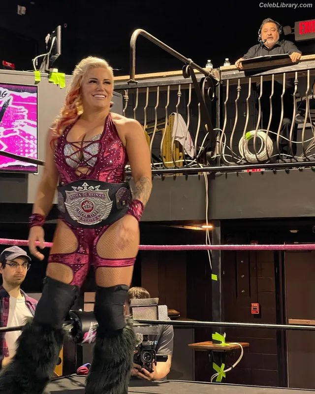 Taya Valkyrie photo 3 of 345