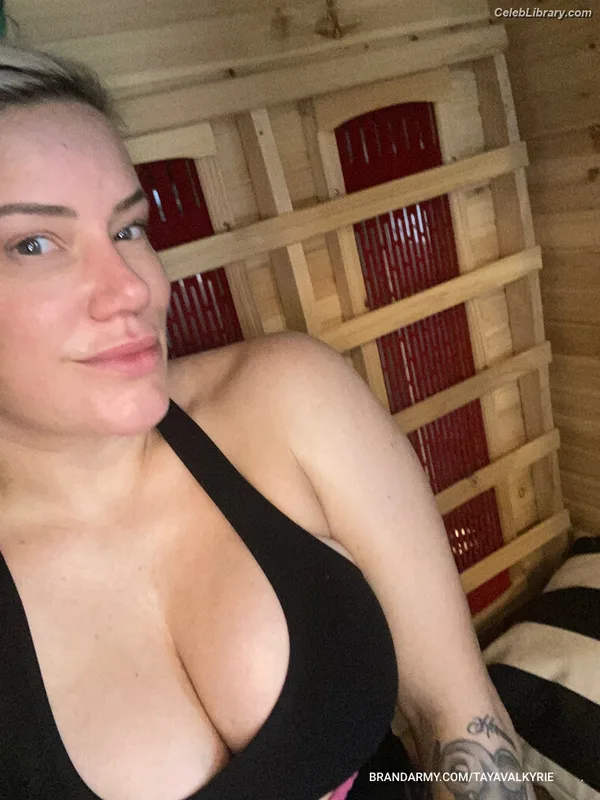 Taya Valkyrie photo 5 of 345