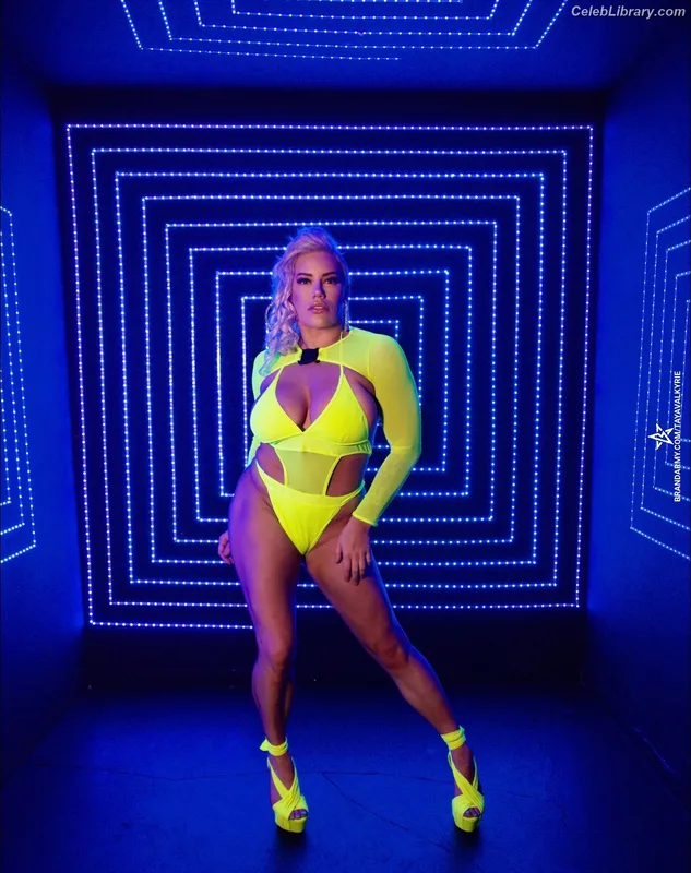 Taya Valkyrie photo 8 of 345