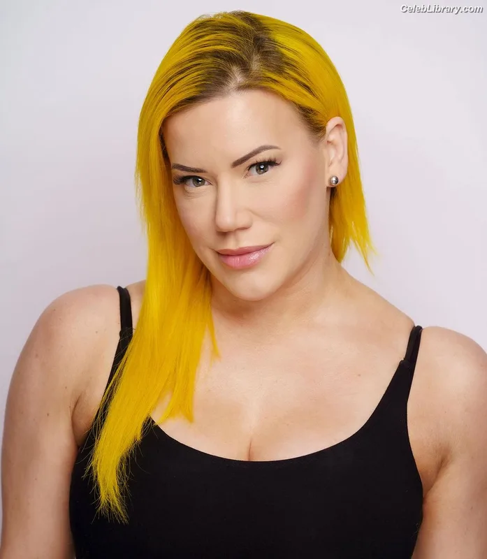 Taya Valkyrie photo 14 of 345