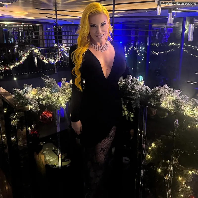 Taya Valkyrie photo 11 of 345